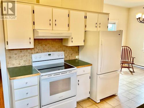 270 Dominion Street, Midway, BC - Indoor Photo Showing Kitchen