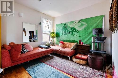 303-305 Bay Street, Ottawa, ON - Indoor Photo Showing Living Room