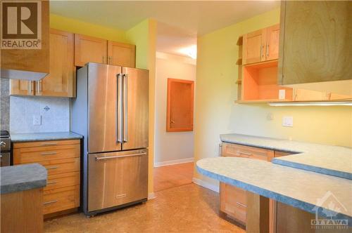 5 Whitburn Crescent, Ottawa, ON - Indoor Photo Showing Kitchen