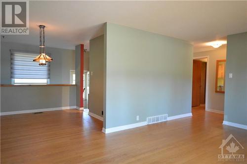 5 Whitburn Crescent, Ottawa, ON - Indoor Photo Showing Other Room