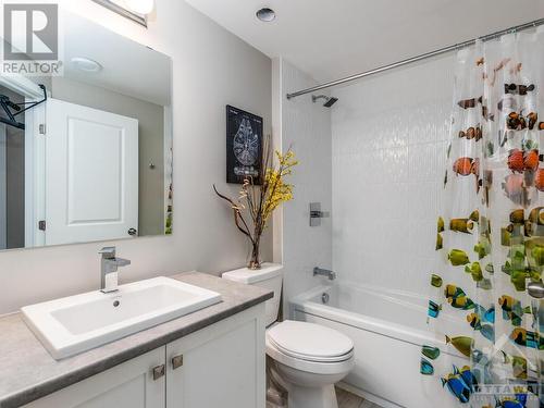 4945 Abbott Street E, Ottawa, ON - Indoor Photo Showing Bathroom