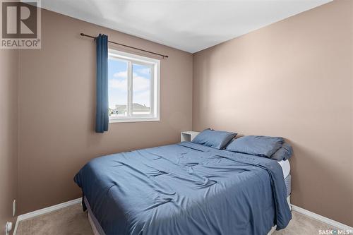 487 Blakeney Crescent, Saskatoon, SK - Indoor Photo Showing Bedroom