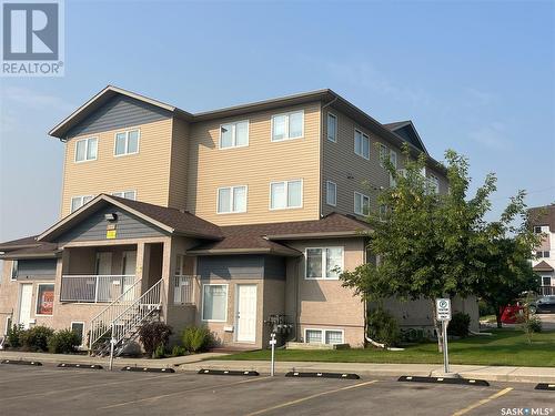 #1 1507 19Th Street W, Saskatoon, SK - Outdoor With Facade