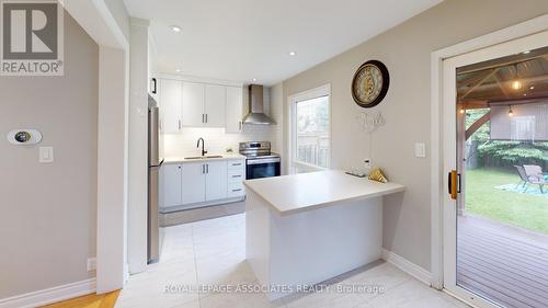 1821 Dalhousie Crescent, Oshawa, ON - Indoor Photo Showing Kitchen