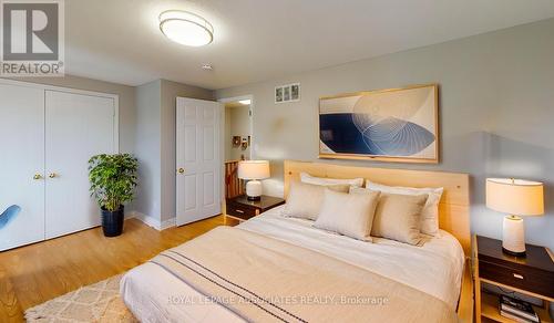 1821 Dalhousie Crescent, Oshawa, ON - Indoor Photo Showing Bedroom