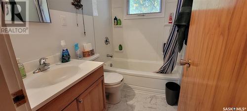 500 Broad Street, Cut Knife, SK - Indoor Photo Showing Bathroom