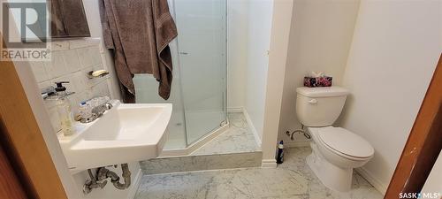 500 Broad Street, Cut Knife, SK - Indoor Photo Showing Bathroom