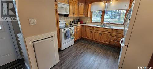 500 Broad Street, Cut Knife, SK - Indoor Photo Showing Kitchen With Double Sink