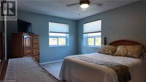 536 11Th Avenue Unit# 404, Hanover, ON - Indoor Photo Showing Bedroom