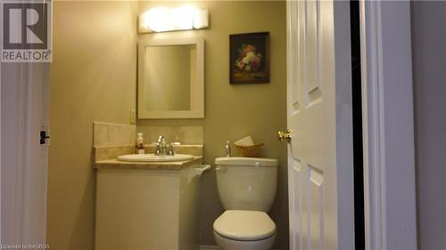 536 11Th Avenue Unit# 404, Hanover, ON - Indoor Photo Showing Bathroom