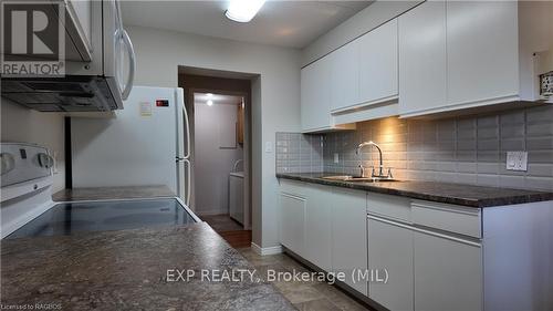 404 - 536 11Th Avenue, Hanover, ON - Indoor Photo Showing Kitchen