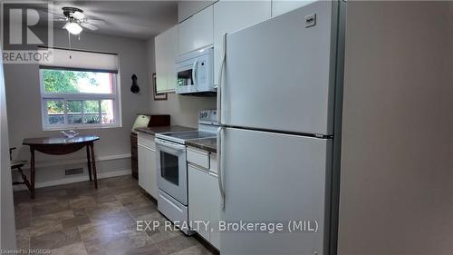 404 - 536 11Th Avenue, Hanover, ON - Indoor Photo Showing Kitchen