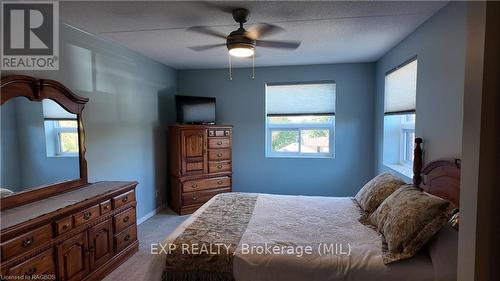 404 - 536 11Th Avenue, Hanover, ON - Indoor Photo Showing Bedroom