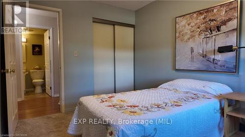 404 - 536 11Th Avenue, Hanover, ON - Indoor Photo Showing Bedroom