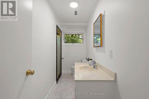 71 Riverwood Parkway, Toronto, ON - Indoor Photo Showing Bathroom