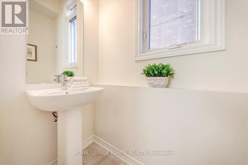 40 Golden Meadows Drive, Otonabee-South Monaghan, ON - Indoor Photo Showing Bathroom