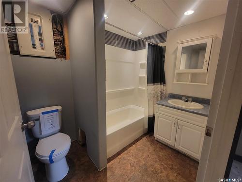 2152 Deans Crescent, North Battleford, SK - Indoor Photo Showing Bathroom