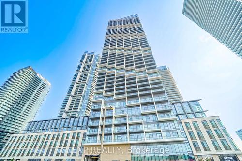 2915 - 1000 Portage Parkway, Vaughan, ON - Outdoor With Balcony With Facade