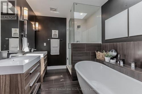 1336 Monmouth Drive, Burlington, ON - Indoor Photo Showing Bathroom