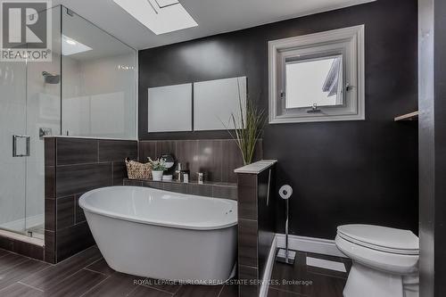 1336 Monmouth Drive, Burlington, ON - Indoor Photo Showing Bathroom