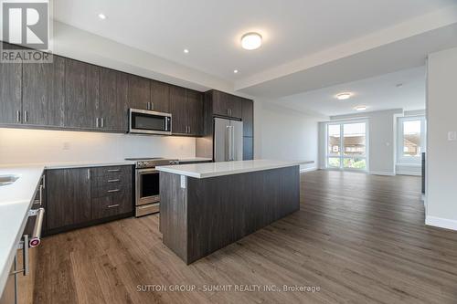 15 - 2273 Turnberry Road, Burlington, ON - Indoor Photo Showing Kitchen With Stainless Steel Kitchen With Upgraded Kitchen