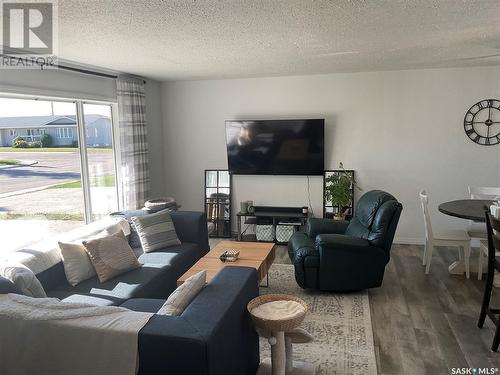 212 7Th Street S, Wakaw, SK - Indoor Photo Showing Living Room