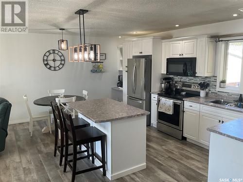 212 7Th Street S, Wakaw, SK - Indoor Photo Showing Kitchen