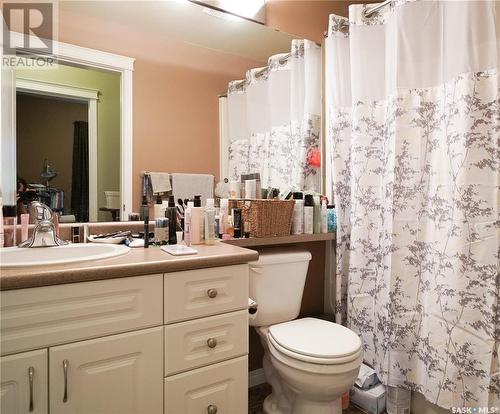 113 110 Armistice Way, Saskatoon, SK - Indoor Photo Showing Bathroom