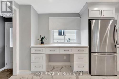 37 Broken Oak Crescent, Kitchener, ON - Indoor Photo Showing Kitchen