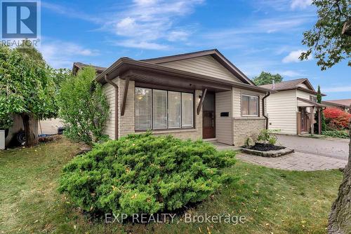 37 Broken Oak Crescent, Kitchener, ON - Outdoor