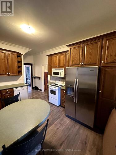 56 Regent Street E, Welland, ON - Indoor Photo Showing Kitchen