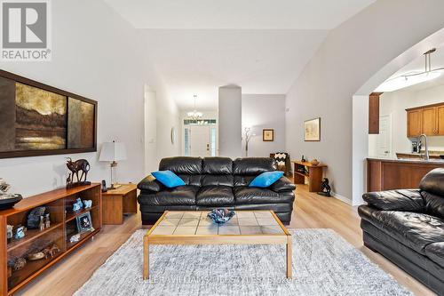 261 Meadowsweet Trail, London, ON - Indoor Photo Showing Living Room