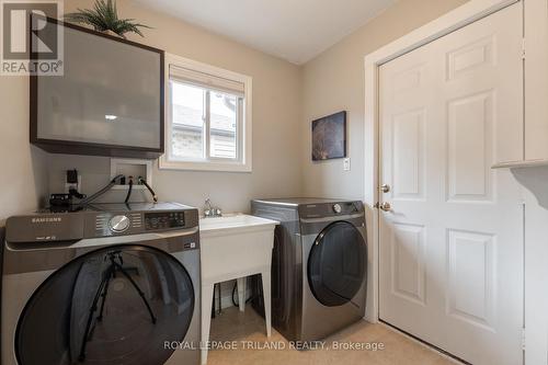 1361 Rosenberg Road, London, ON - Indoor Photo Showing Laundry Room