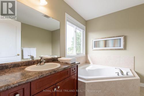 1361 Rosenberg Road, London, ON - Indoor Photo Showing Bathroom