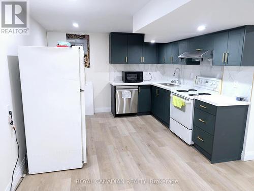 Bsmnt - 519 Rossland Rd Road E, Oshawa, ON - Indoor Photo Showing Kitchen