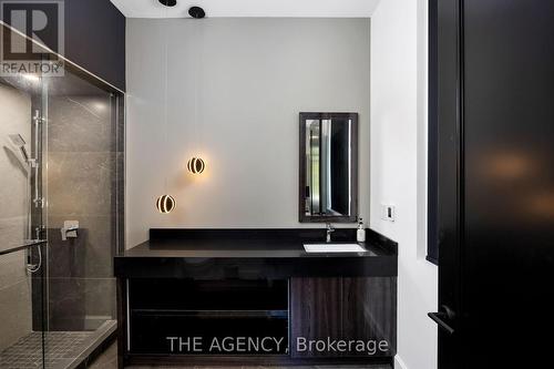 45 Park Lane Circle, Toronto, ON - Indoor Photo Showing Bathroom