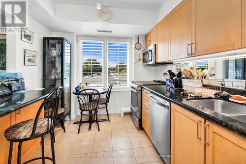 #602 - 1 Balmoral Avenue, Toronto, ON - Indoor Photo Showing Kitchen