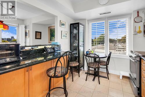 #602 - 1 Balmoral Avenue, Toronto, ON - Indoor Photo Showing Kitchen