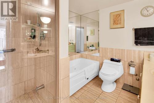 #602 - 1 Balmoral Avenue, Toronto, ON - Indoor Photo Showing Bathroom