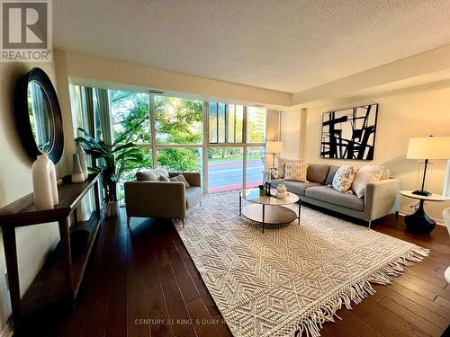 205 - 90 Dale Avenue, Toronto, ON - Indoor Photo Showing Living Room