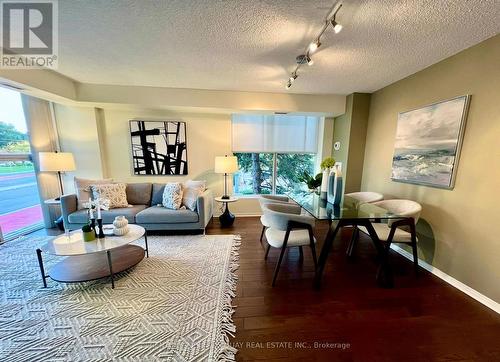 205 - 90 Dale Avenue, Toronto, ON - Indoor Photo Showing Living Room