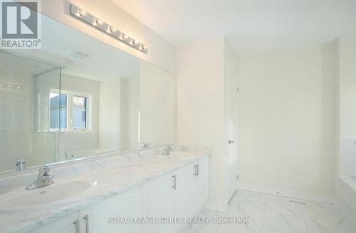 126 Nottingham Road, Barrie, ON - Indoor Photo Showing Bathroom