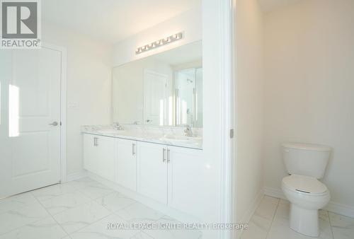 126 Nottingham Road, Barrie, ON - Indoor Photo Showing Bathroom