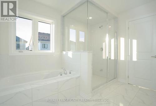 126 Nottingham Road, Barrie, ON - Indoor Photo Showing Bathroom