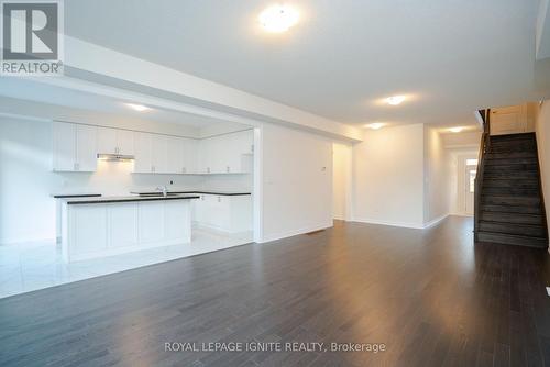 126 Nottingham Road, Barrie, ON - Indoor Photo Showing Kitchen