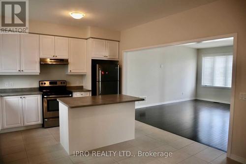 414 Dougall Avenue, Caledon, ON - Indoor Photo Showing Kitchen