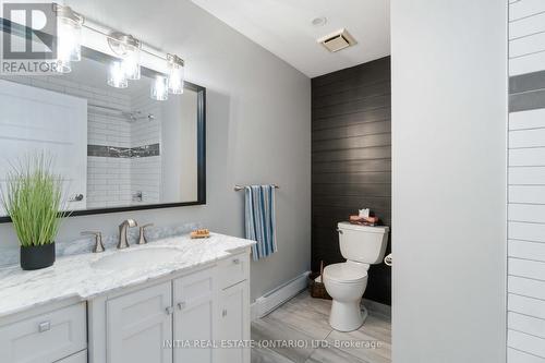 11 - 5 River Road, Lambton Shores (Grand Bend), ON - Indoor Photo Showing Bathroom