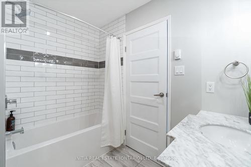 11 - 5 River Road, Lambton Shores (Grand Bend), ON - Indoor Photo Showing Bathroom