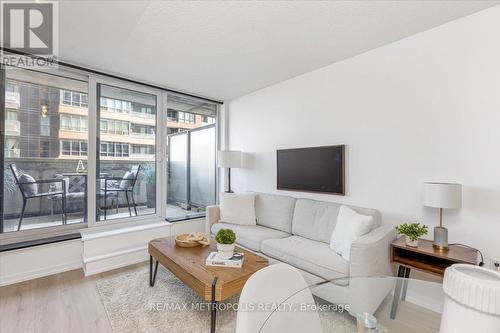 906E - 36 Lisgar Street, Toronto, ON - Indoor Photo Showing Living Room