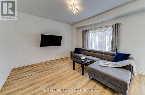 5 Hills Thistle Drive, Wasaga Beach, ON - Indoor Photo Showing Living Room